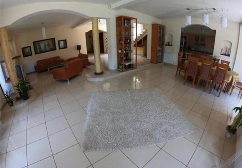 Casă individuală cu 5 camere cu Teren 4000 Mp în Remetea Mare