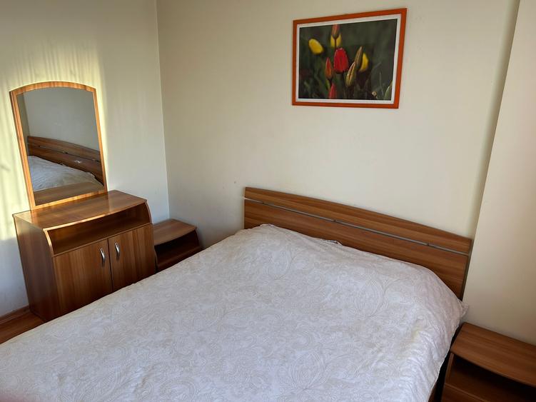 Apartament cu 2 camere semidecomandat în P-ța Universității