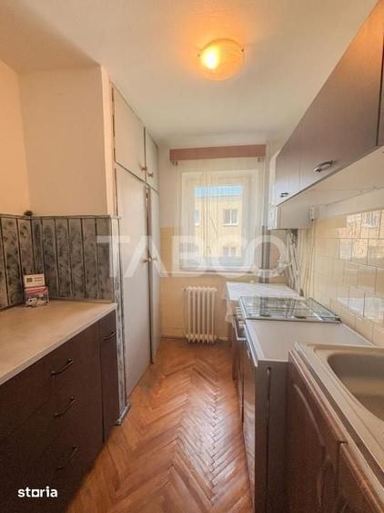 Apartament cu 3 camere semidecomandat în Mănăștur