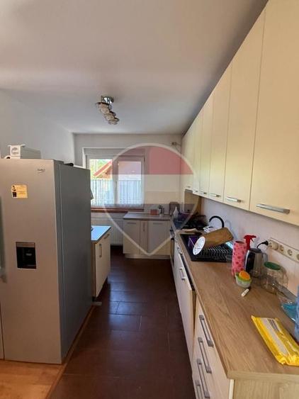 Casă individuală cu 5 camere cu Teren 300 Mp în Ferneziu
