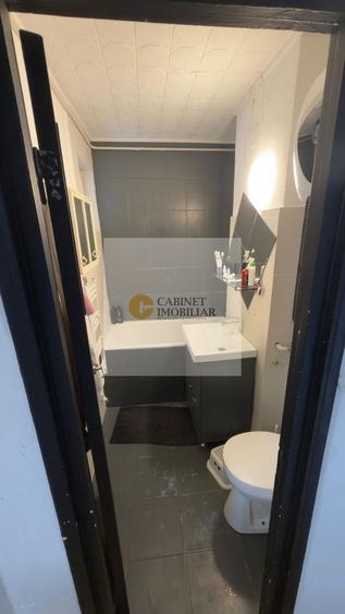 Apartament cu 3 camere semidecomandat în Giulești