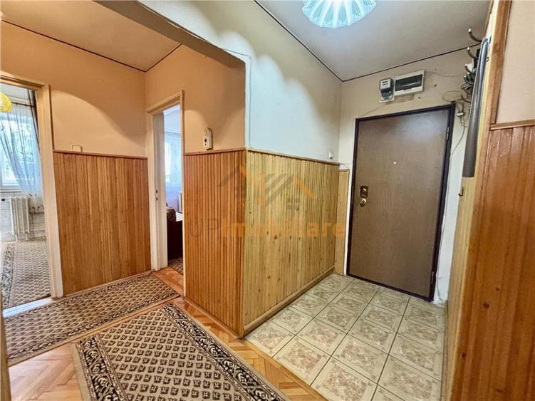 Apartament cu 3 camere decomandat în Dacia