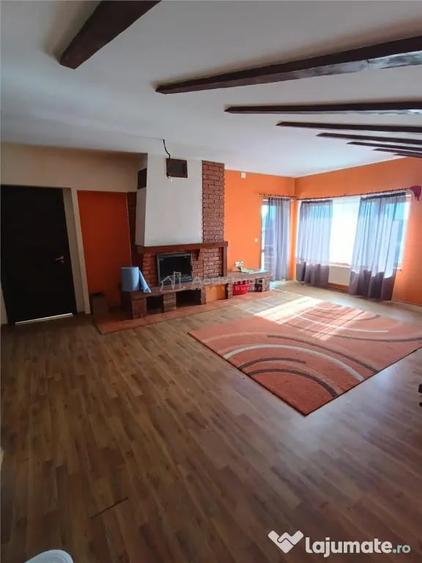 Spațiu comercial, de 200 mp, în Boldești