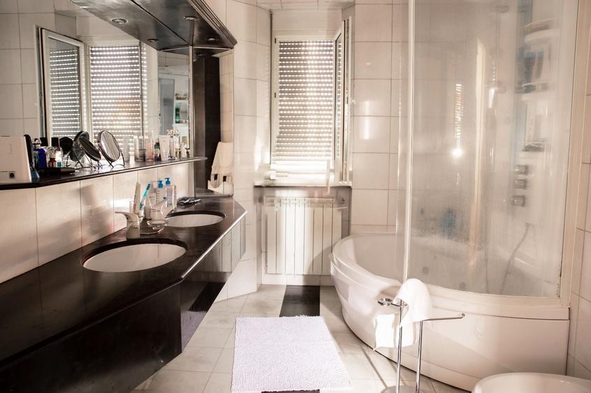 Apartament cu 7 camere în Ultracentral