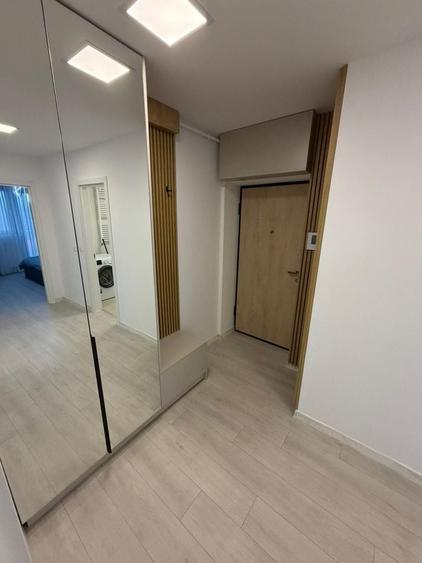 Apartament cu 2 camere decomandat, mobilat în Splaiul Unirii
