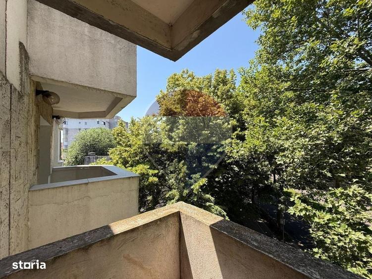 Apartament cu 3 camere decomandat în Capitol