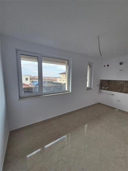 Duplex cu 4 camere cu Canalizare în Valea Lupului