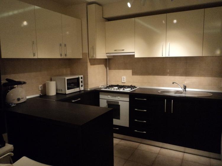 Apartament cu 2 camere semidecomandat, mobilat în Dorobanți