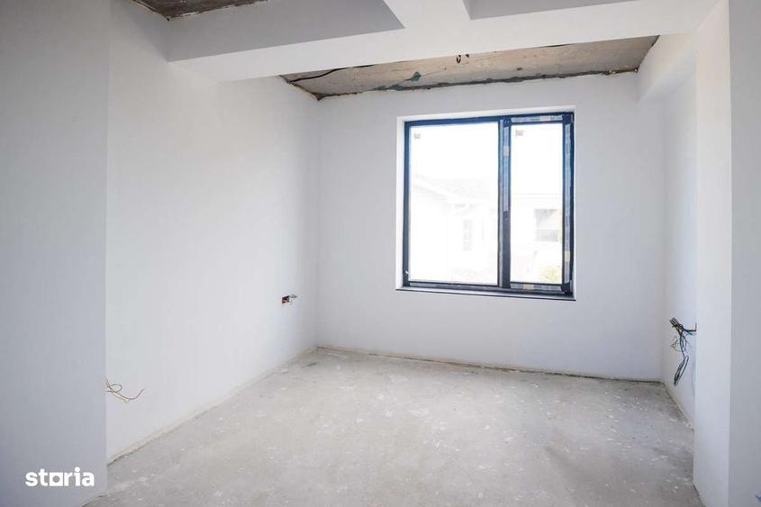 Casă cu 4 camere în Palazu Mare