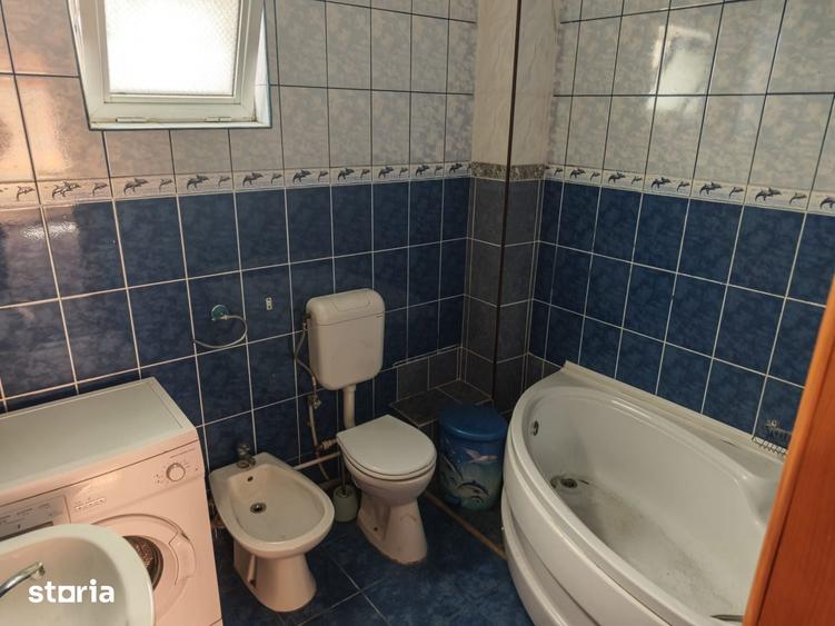 Casă cu 6 camere cu Teren 400 Mp în Calea București