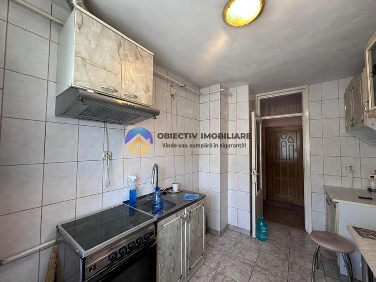 Apartament 3 camere de vânzare - Zona Centrală / 2 băi - 11