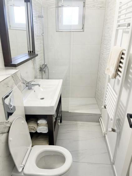 Apartament cu 2 camere, mobilat în Universitate
