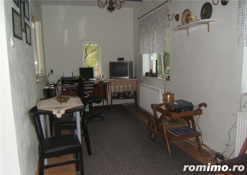 Casă cu 8 camere cu Teren 2000 Mp în Coțofenești
