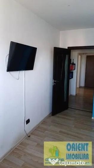 Apartament cu 3 camere decomandat, mobilat în Brătianu