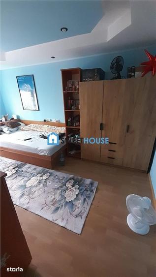 Apartament cu 4 camere decomandat în Central