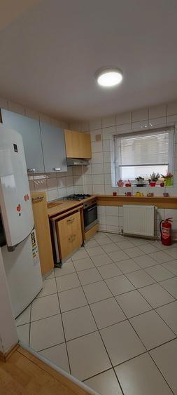 Apartament cu 3 camere, mobilat în Primăverii
