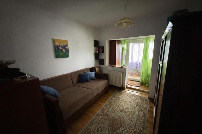 Apartament cu 4 camere decomandat în Exterior Vest