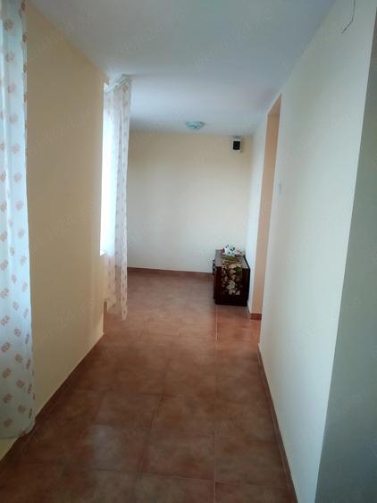 Casă cu 6 camere cu Teren 3000 Mp în Mănăștiur