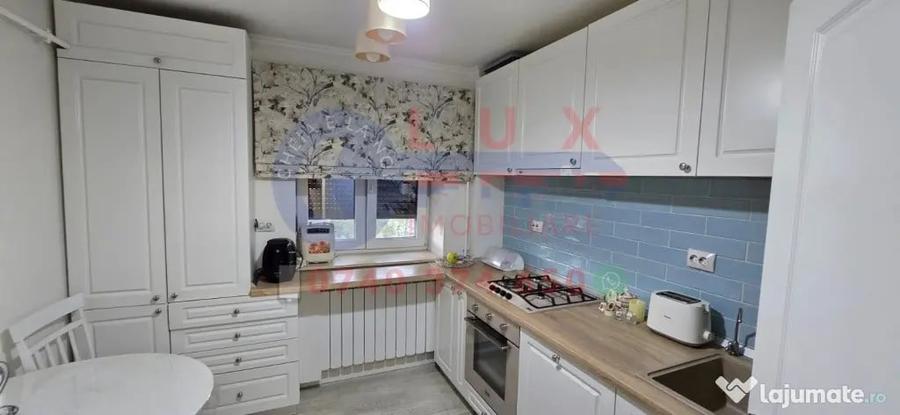 Apartament cu 3 camere decomandat în Babadag