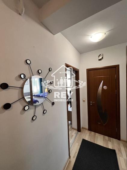 Apartament cu 3 camere semidecomandat în Turnișor