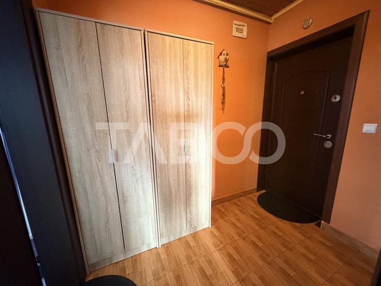 Apartament cu 2 camere semidecomandat, mobilat în Șelimbăr