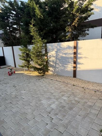 Casă individuală cu 5 camere cu Canalizare în Central