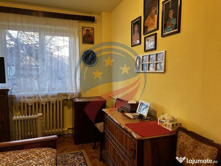 Apartament cu 3 camere decomandat în Central