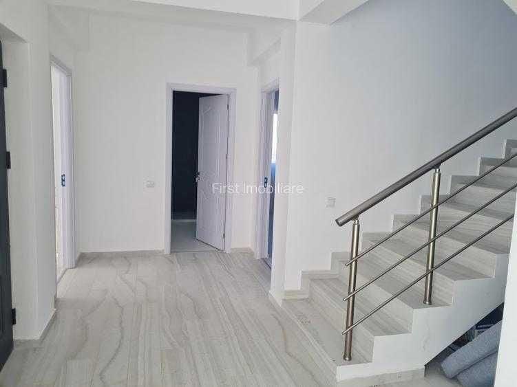 Casă individuală cu 5 camere cu Teren 500 Mp în Domnești