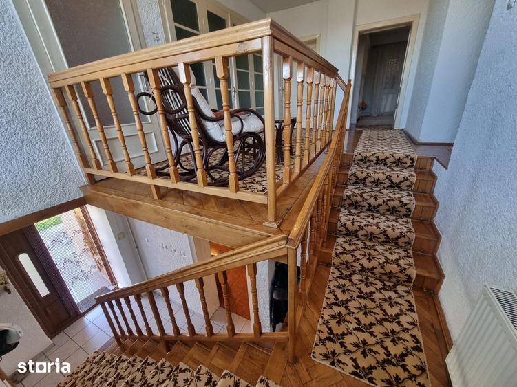 Casă cu 7 camere decomandat cu Teren 767 Mp în Ultracentral
