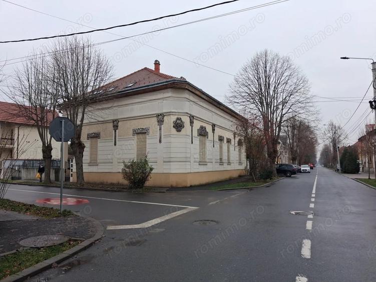 Casă cu Teren 437 Mp în Titulescu