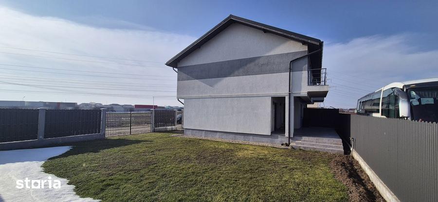 Casă cu 4 camere cu Teren 272 Mp în Clinceni