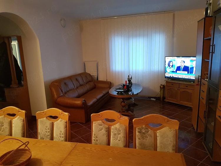 Casă cu 15 camere cu Teren 6500 Mp în Sutești