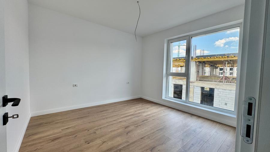 Apartament cu 3 camere semidecomandat în Pipera