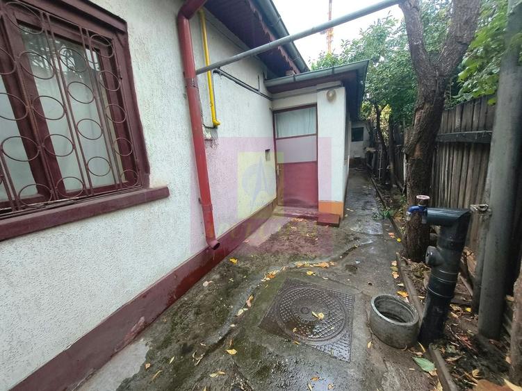 Casă individuală cu 4 camere cu Canalizare în Mihai Bravu