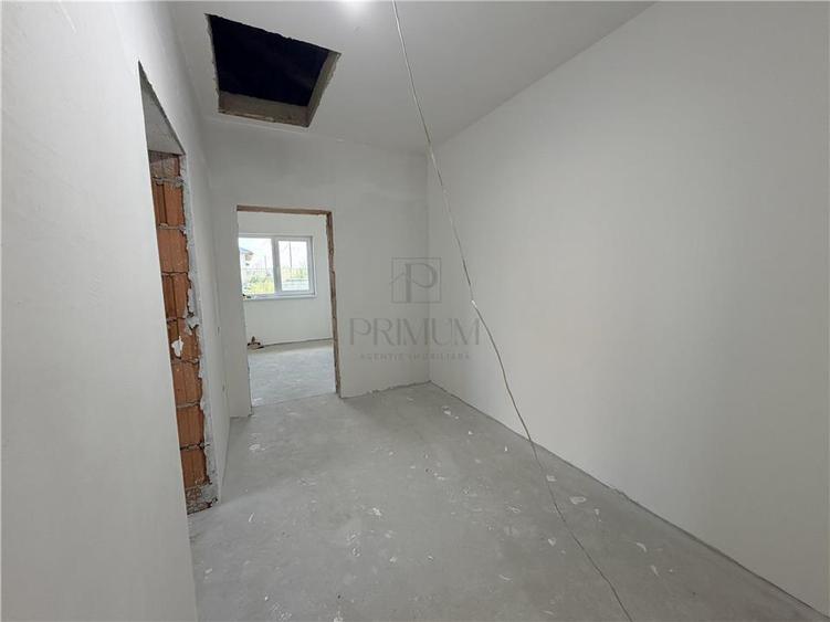 Duplex cu 4 camere cu Canalizare în Moșnița Nouă