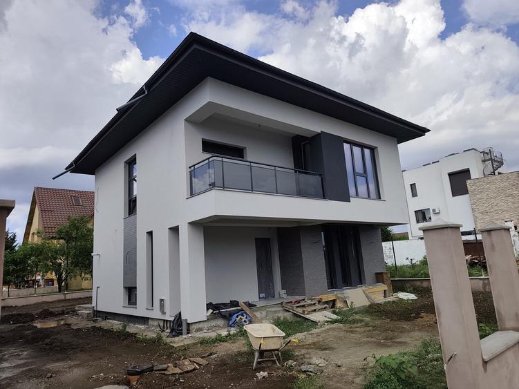Casă individuală cu 5 camere cu Canalizare în Mogoșoaia