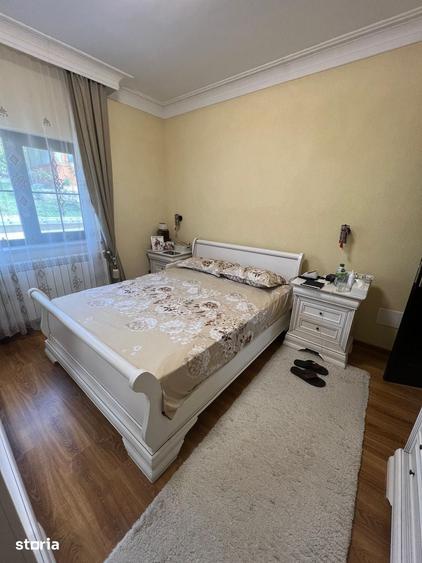 Casă cu 6 camere cu Teren 2000 Mp în Bârnova