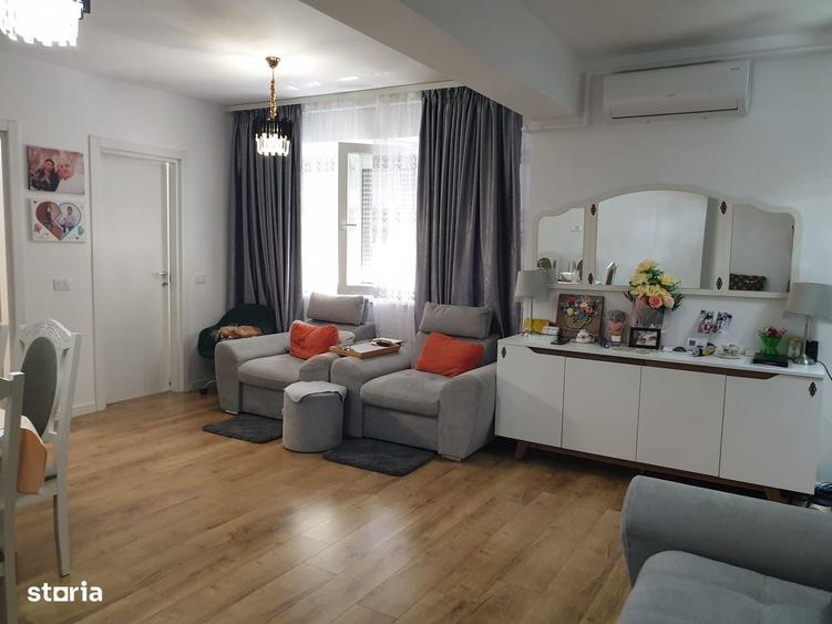 Apartament cu 3 camere în Calea Moldovei