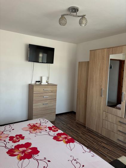 Apartament cu 2 camere decomandat, mobilat în Exterior Vest