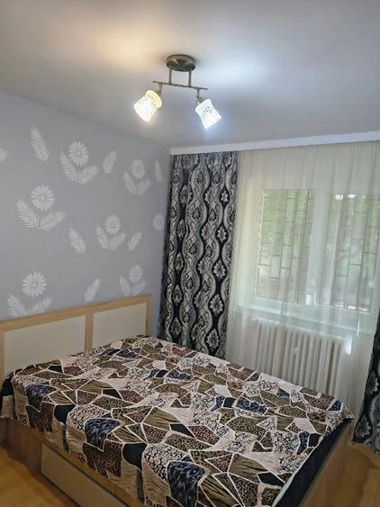 Apartament cu 2 camere semidecomandat în Berceni