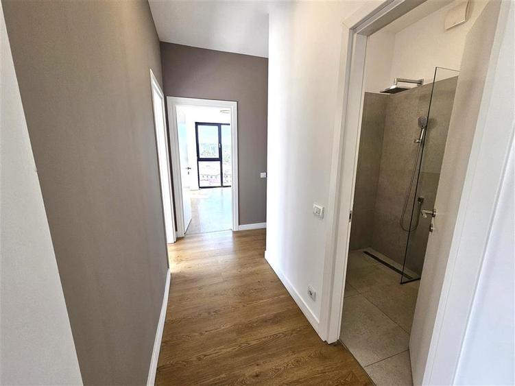 Penthouse cu 3 camere decomandat, mobilat în Semicentral
