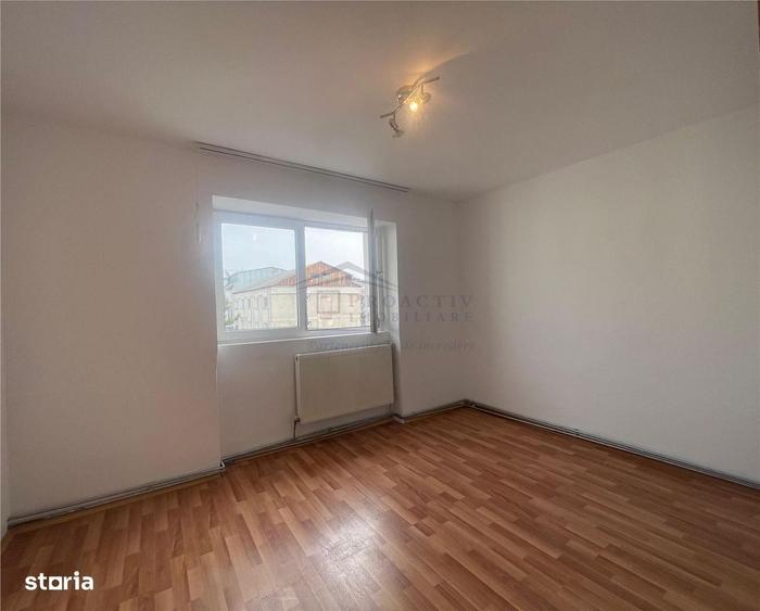 Apartament cu 3 camere decomandat în Paltin