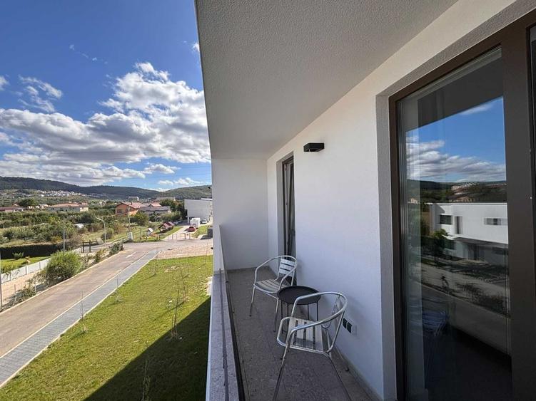 Apartament cu 3 camere decomandat în Florești