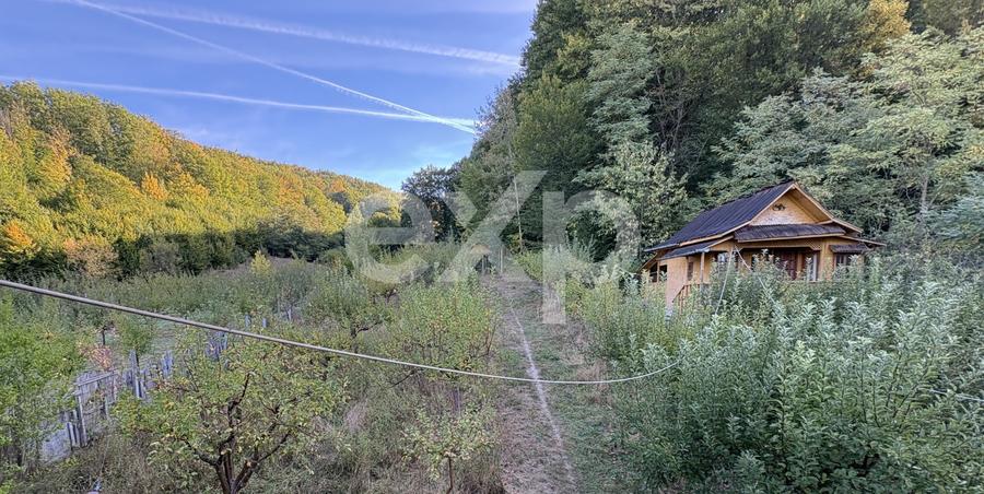 Casă individuală cu 4 camere cu Garaj în Micești