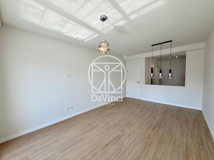 Apartament cu 3 camere decomandat în Exterior Vest