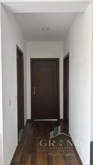 Apartament cu 3 camere semidecomandat, mobilat în Florești