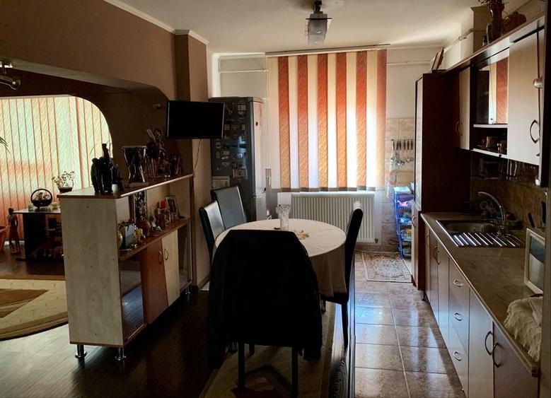 Apartament cu 3 camere în Central