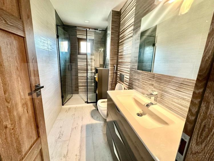 Apartament cu 2 camere semidecomandat, mobilat în Cetate