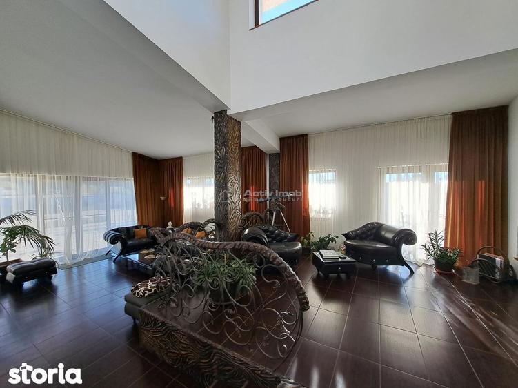 Casă cu 8 camere cu Teren 2500 Mp în Crevedia