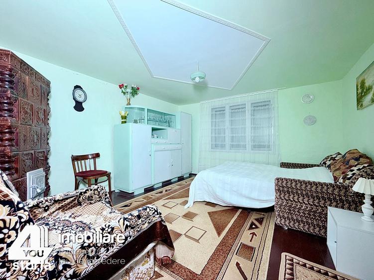Casă cu 7 camere cu Teren 864 Mp în Târnova